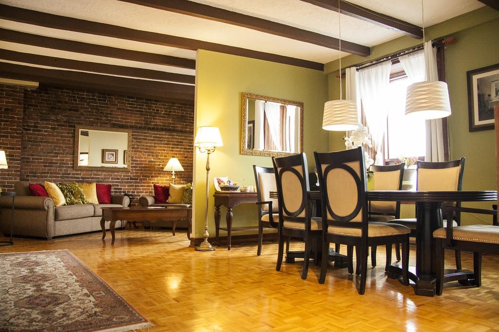 Auberge De La Place Royale Montréal Eksteriør billede
