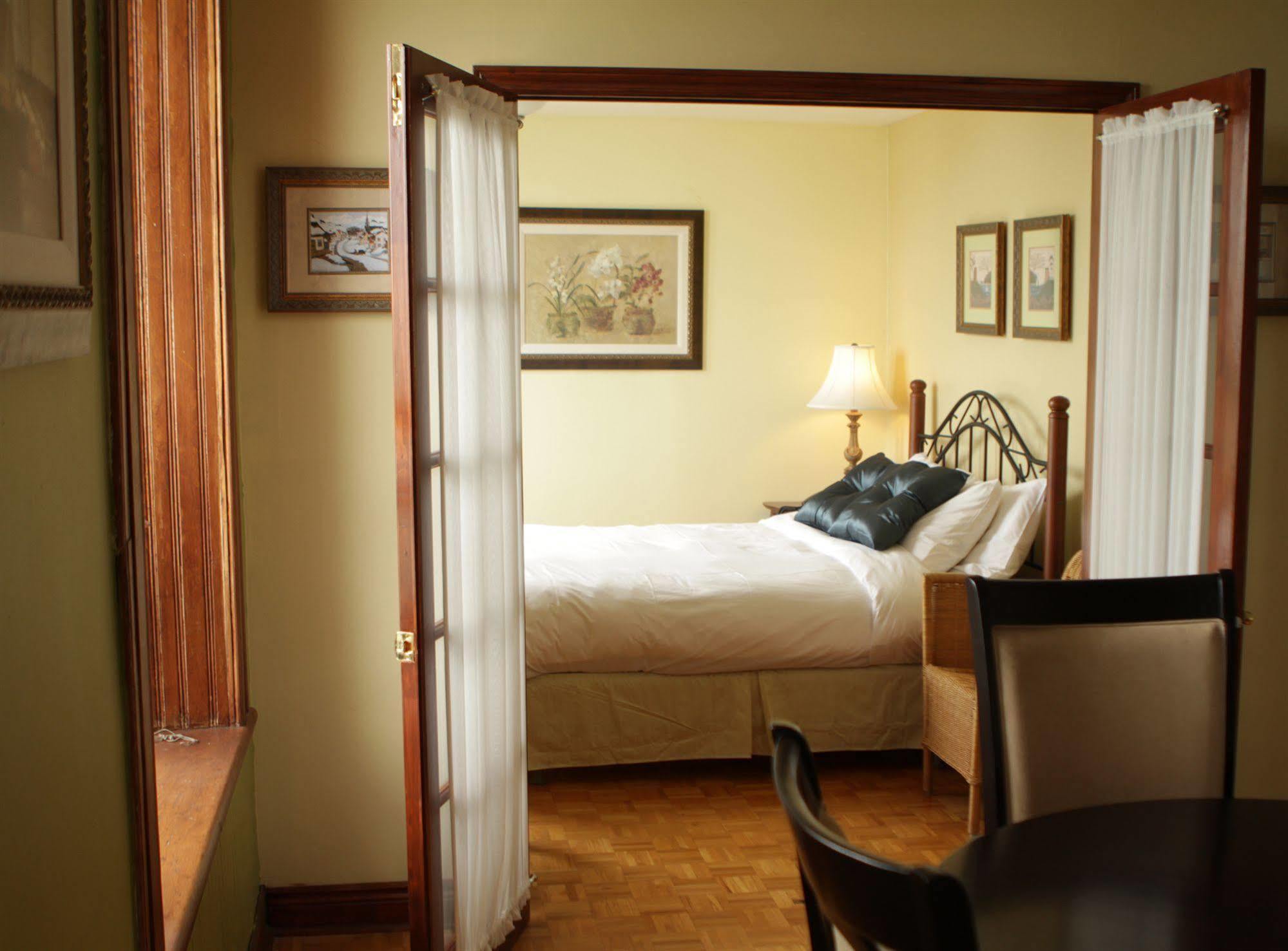 Auberge De La Place Royale Montréal Eksteriør billede